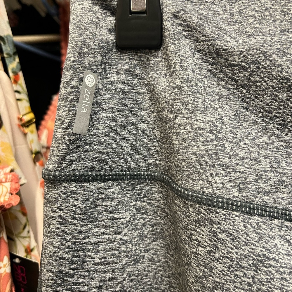 Gray and White Leggings - Picture 3 of 6